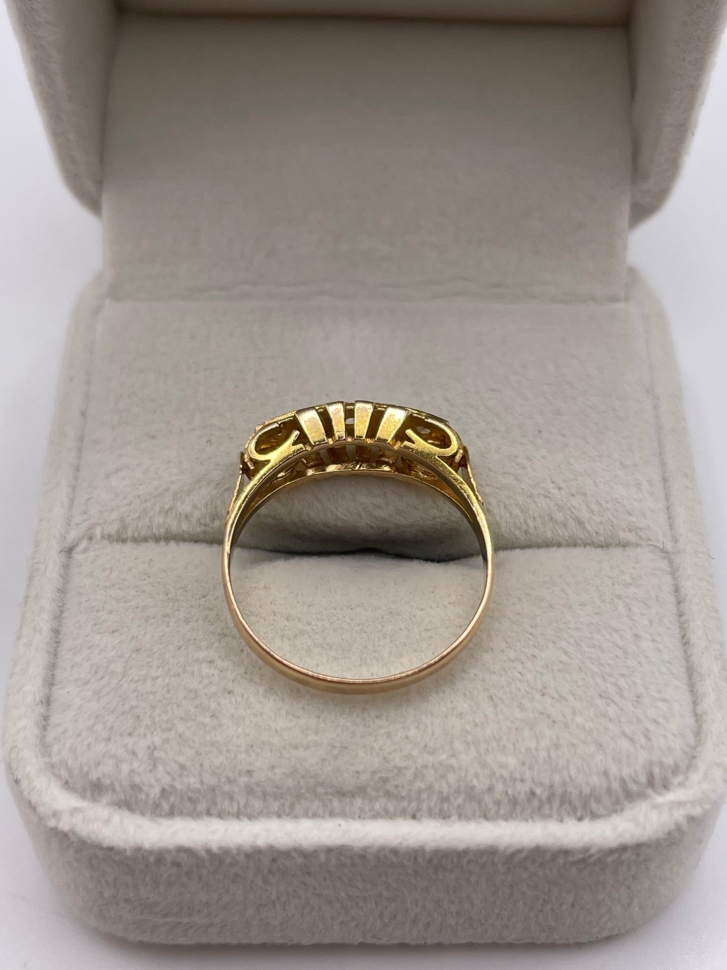 18ct gold diamond ring