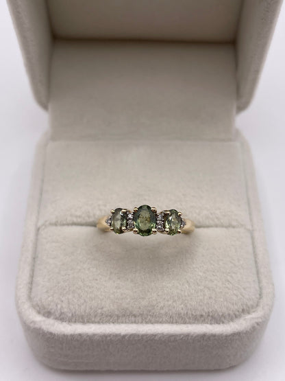 9ct gold green sapphire and diamond ring