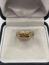 Load image into Gallery viewer, 9ct gold patterned band
