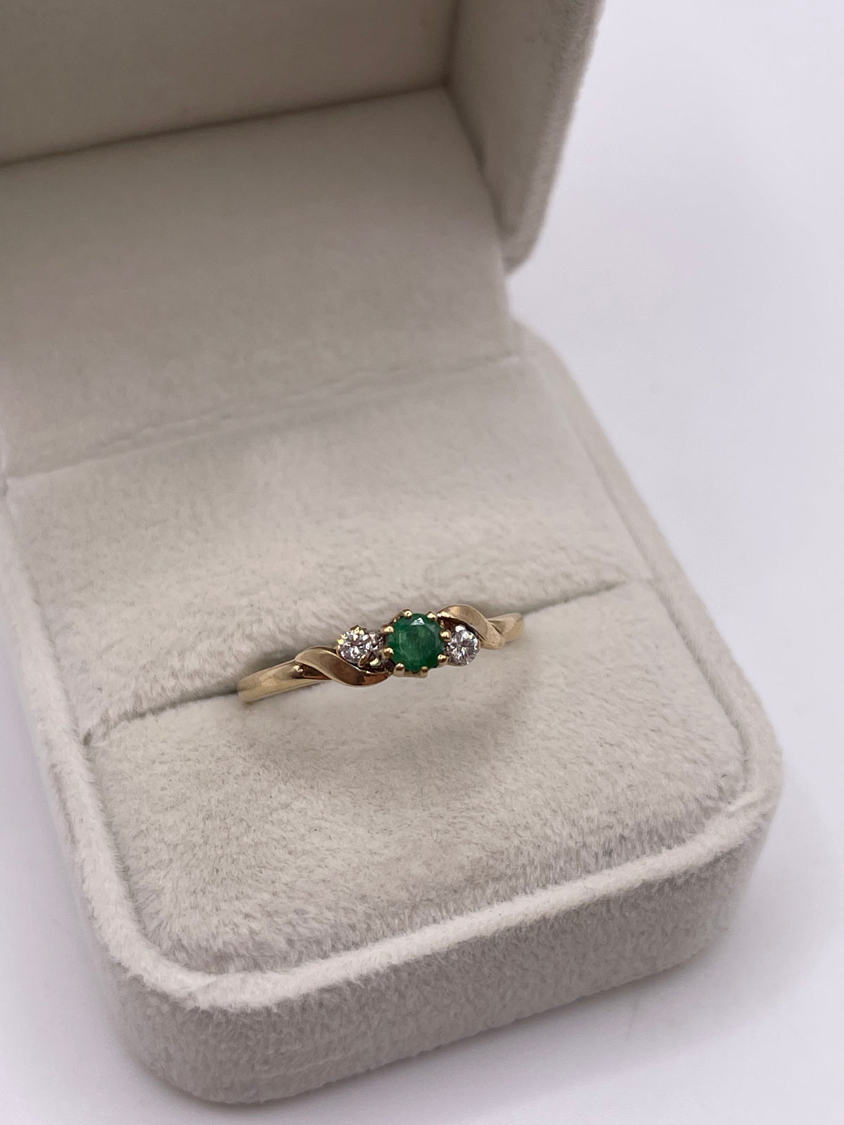 9ct gold emerald and diamond ring