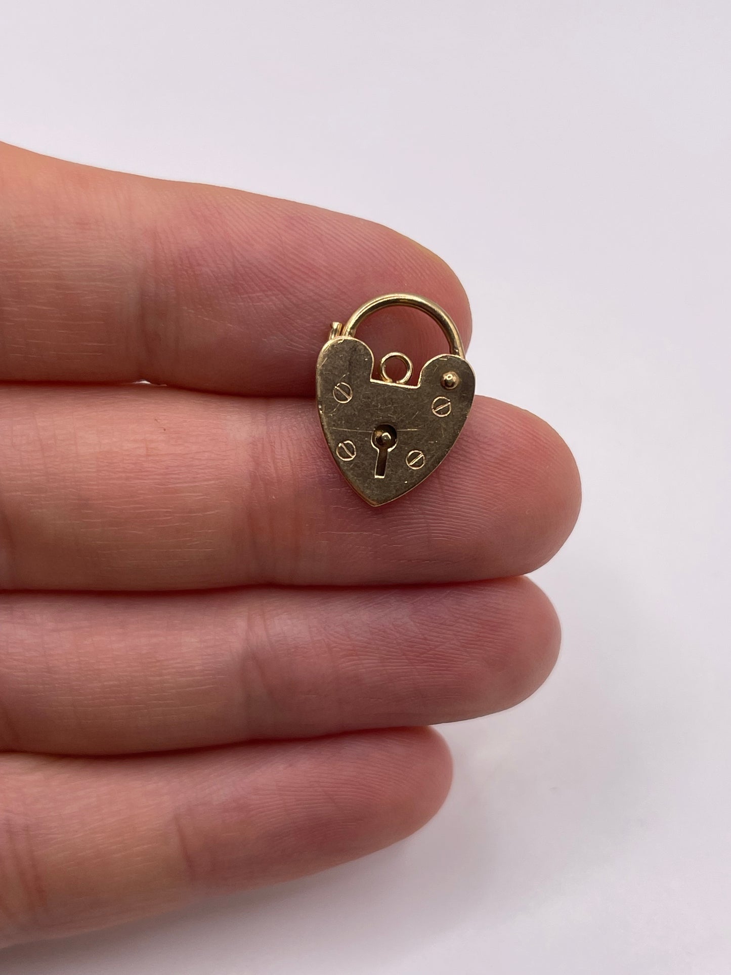 9ct gold padlock 4