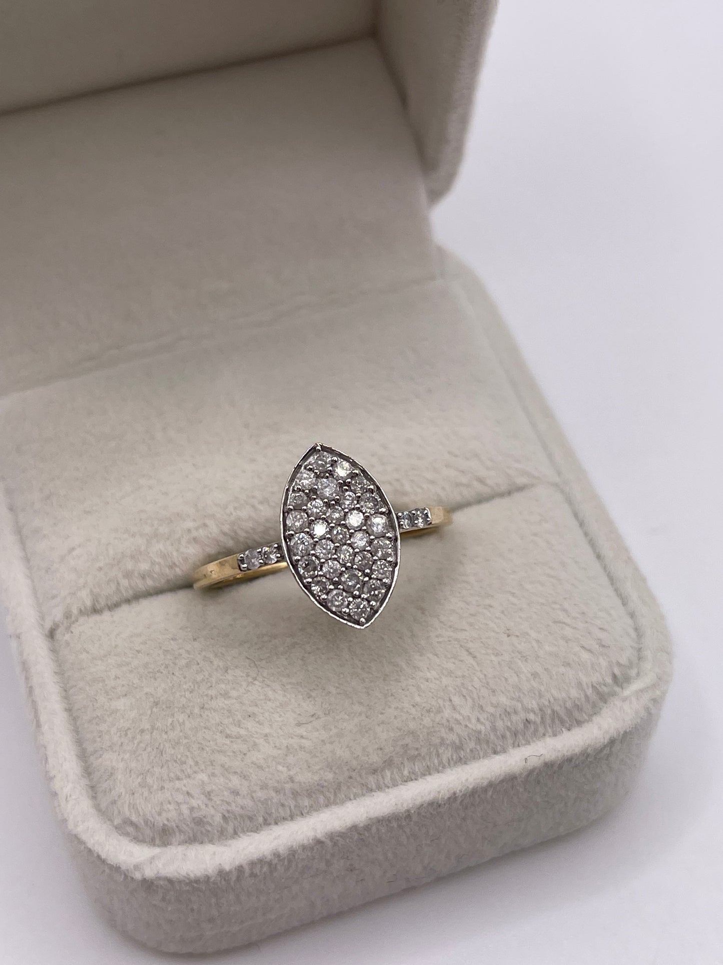 9ct gold diamond cluster ring