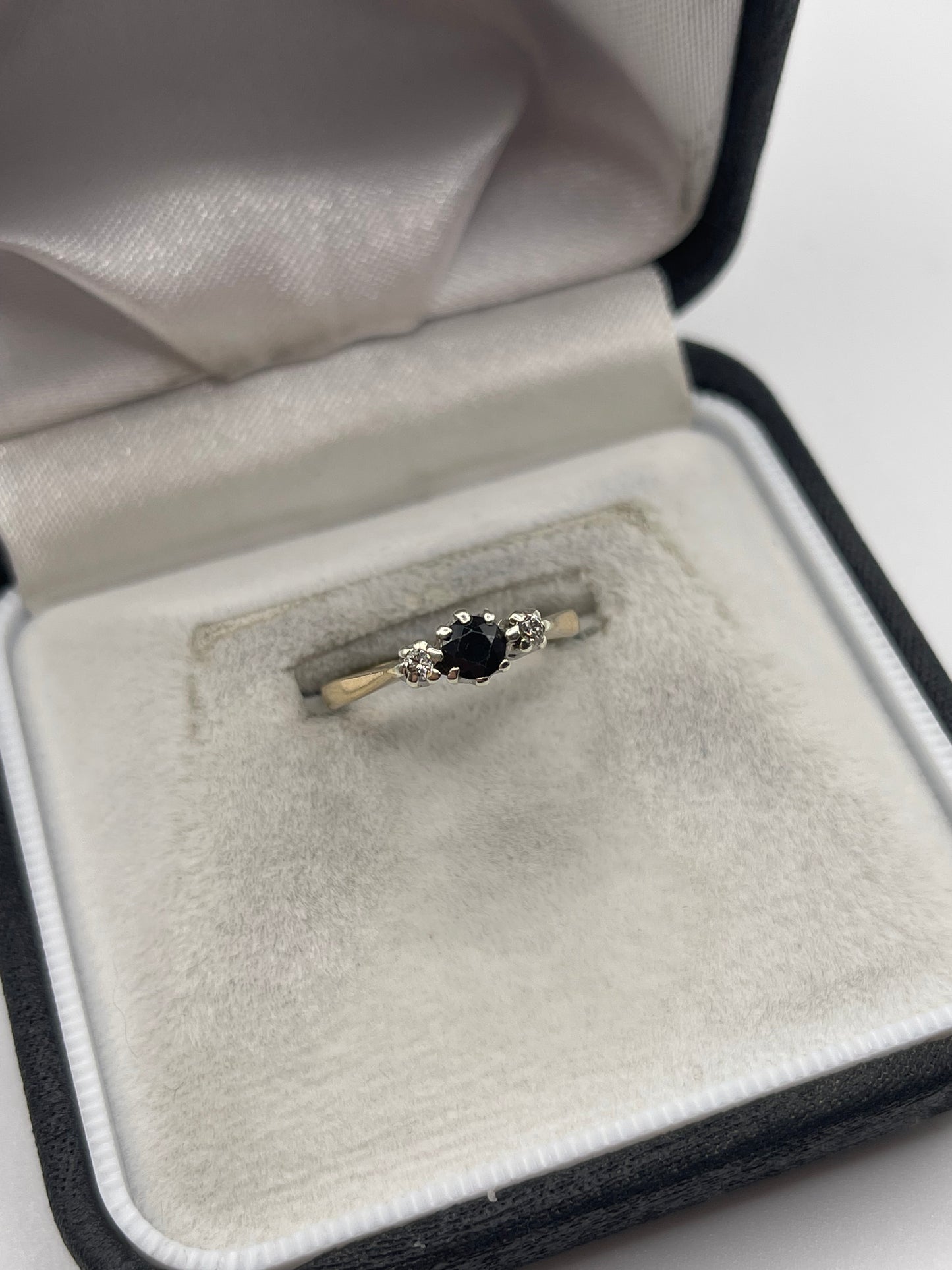 9ct gold sapphire and diamond ring