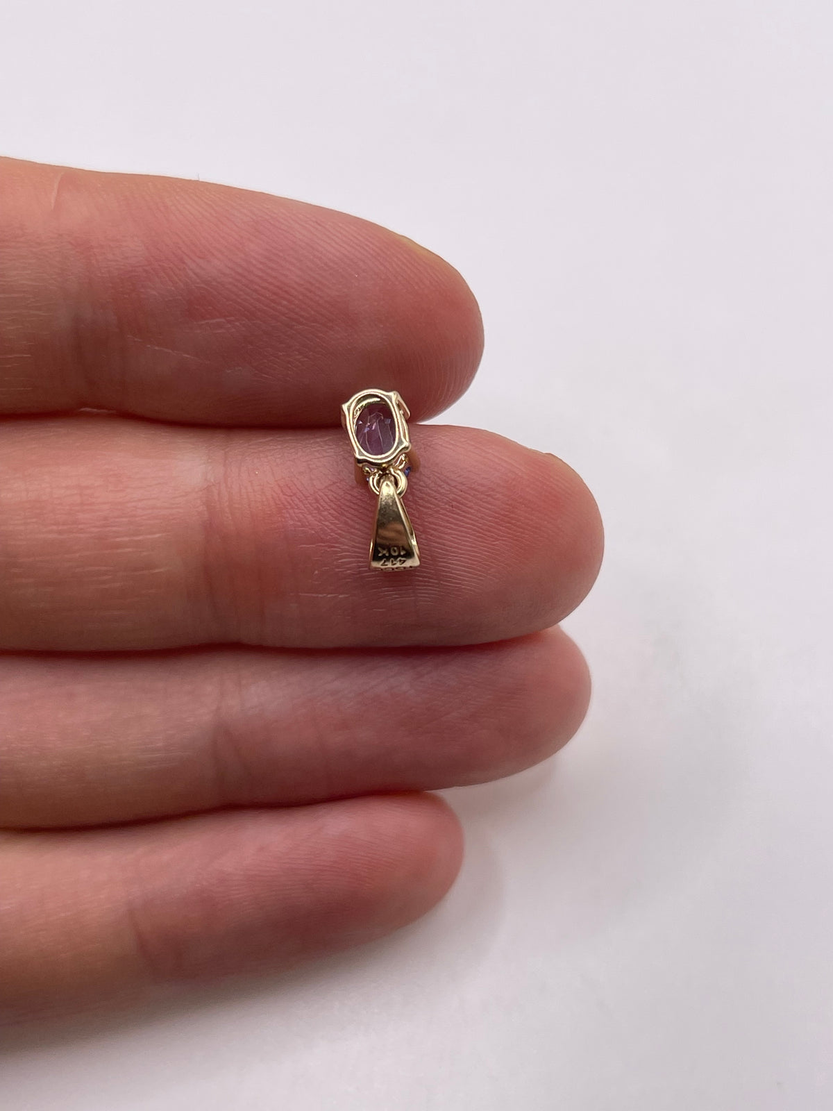 9ct gold tanzanite pendant