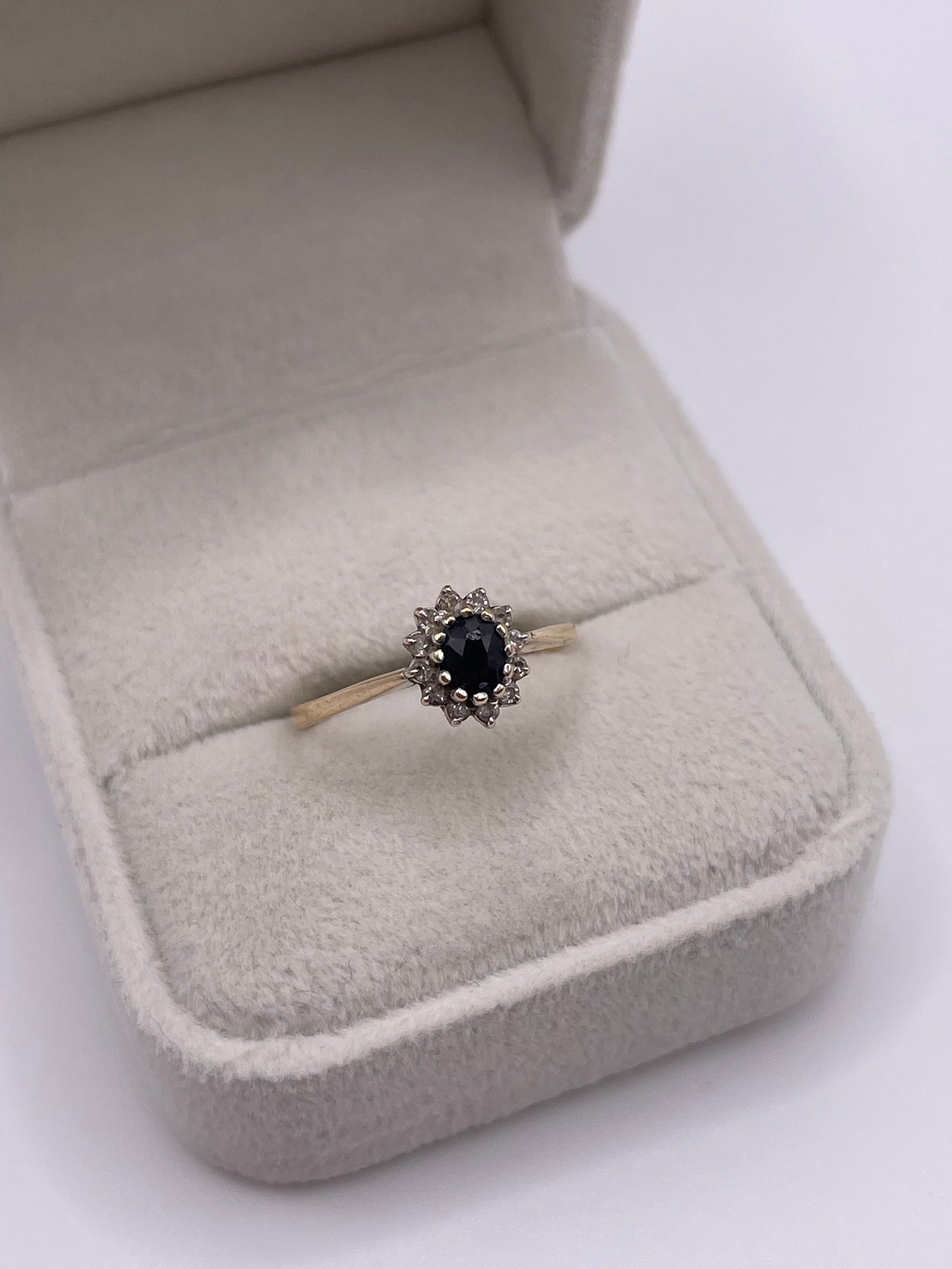 9ct gold sapphire and diamond ring