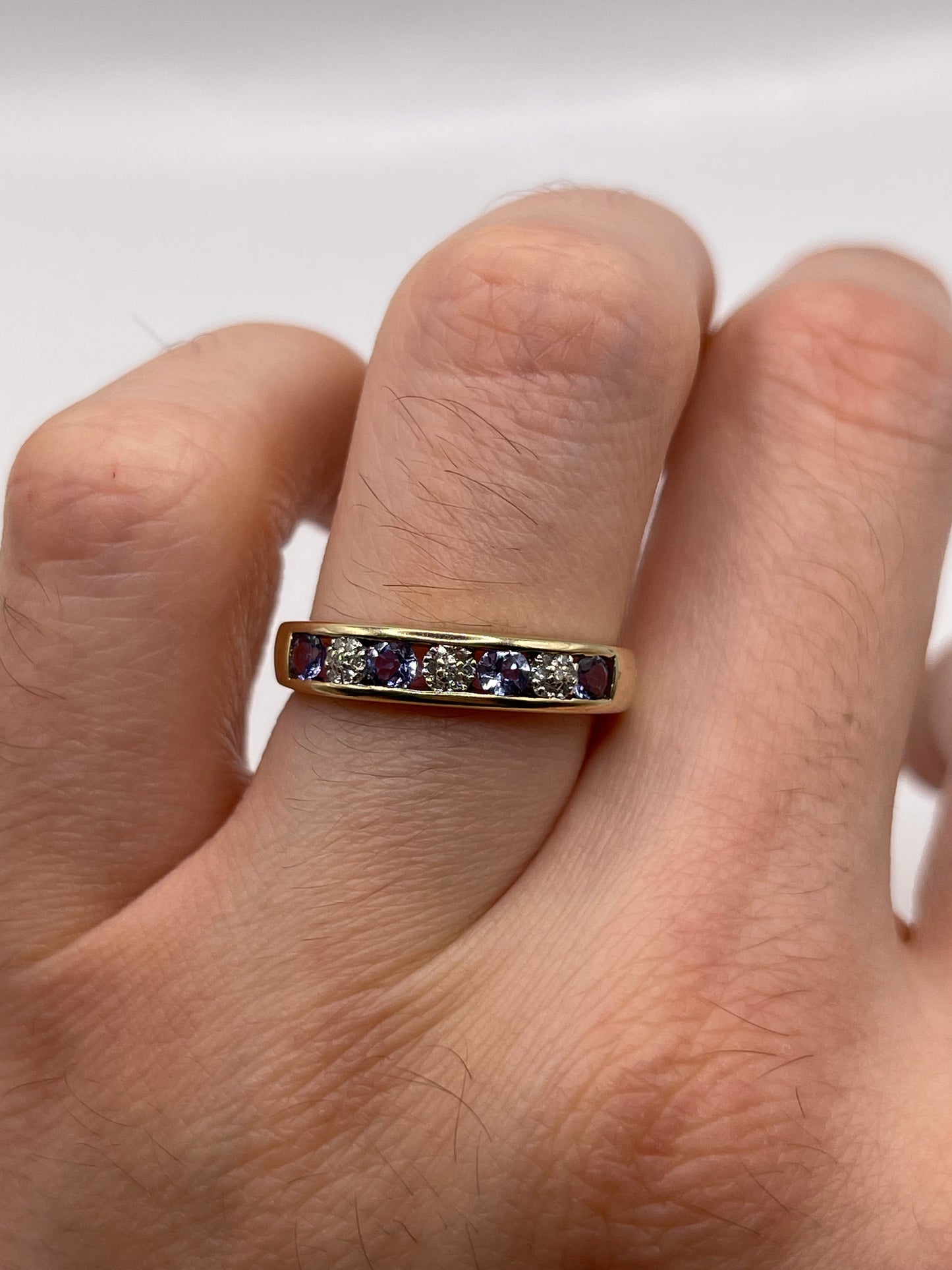 9ct gold tanzanite and diamond ring