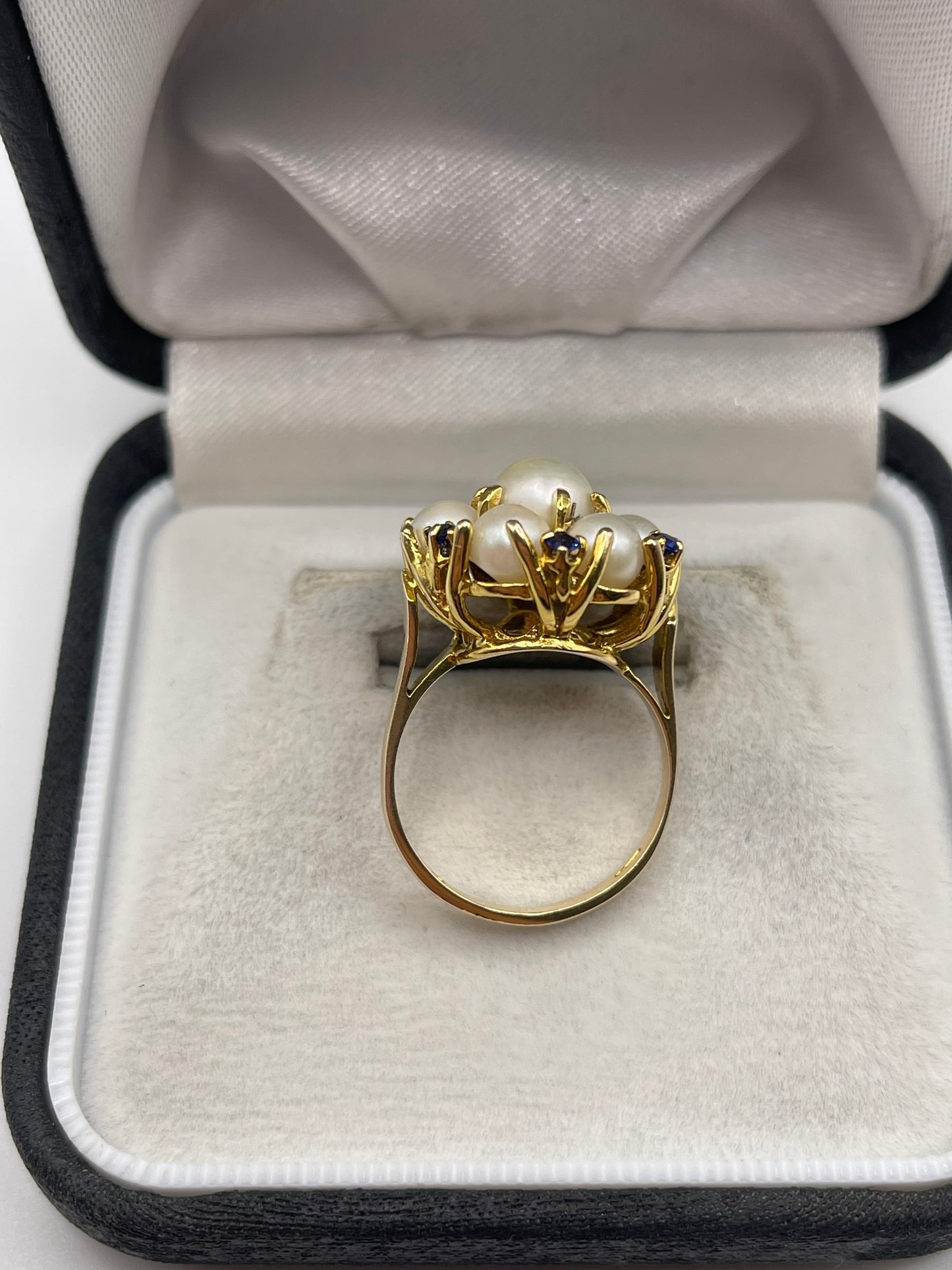 Heavy 9ct gold pearl and sapphire ring