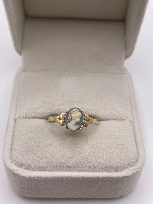 9ct gold Wedgwood cameo ring