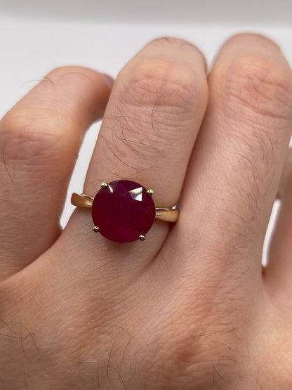 9ct gold ruby ring