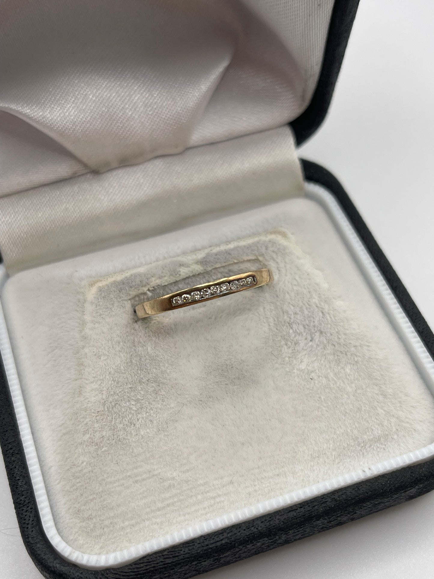 9ct gold diamond ring