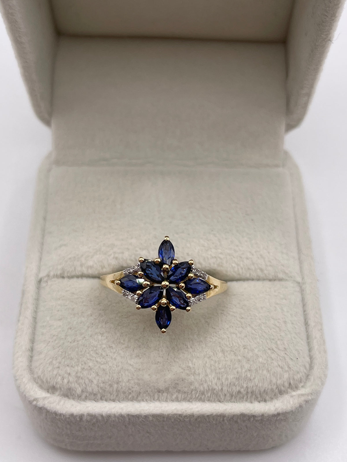 9ct gold kyanite and diamond ring