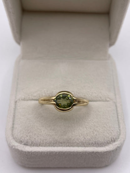 9ct gold quartz ring