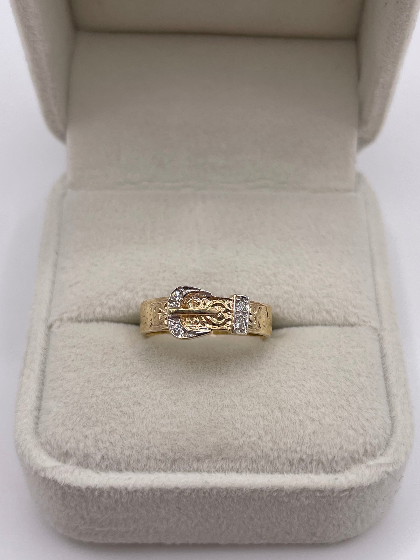 9ct gold cz buckle ring