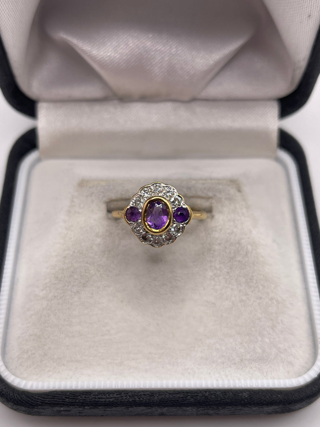 18ct gold amethyst and diamond ring