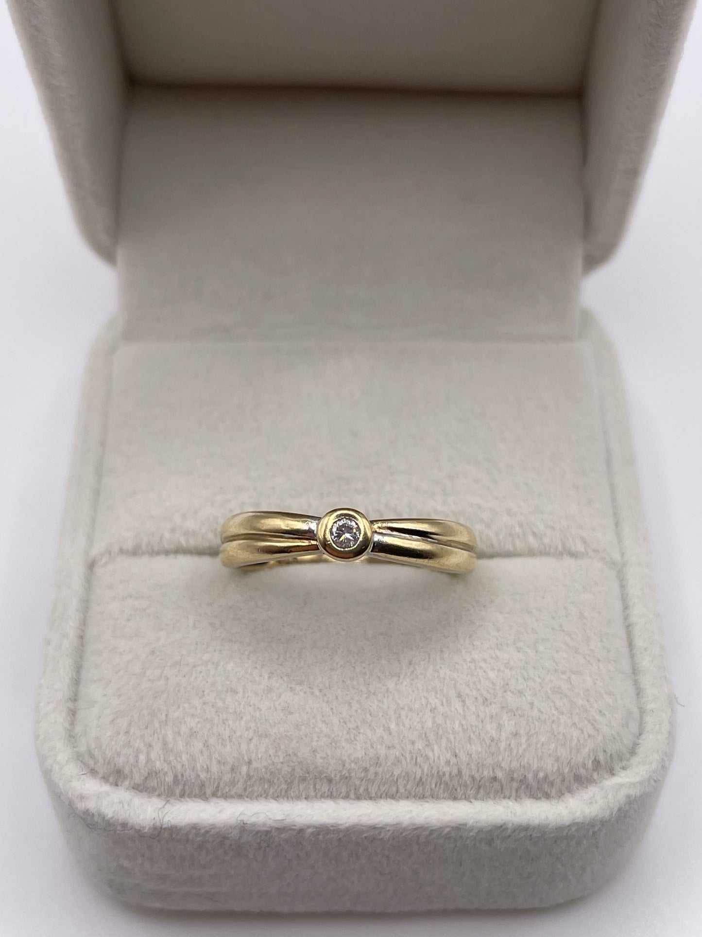 9ct gold diamond ring