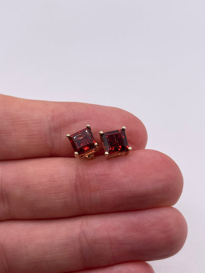 9ct gold garnet earrings