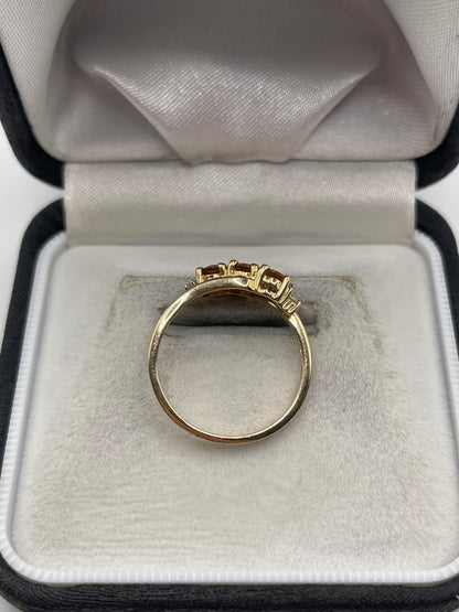9ct gold zircon ring