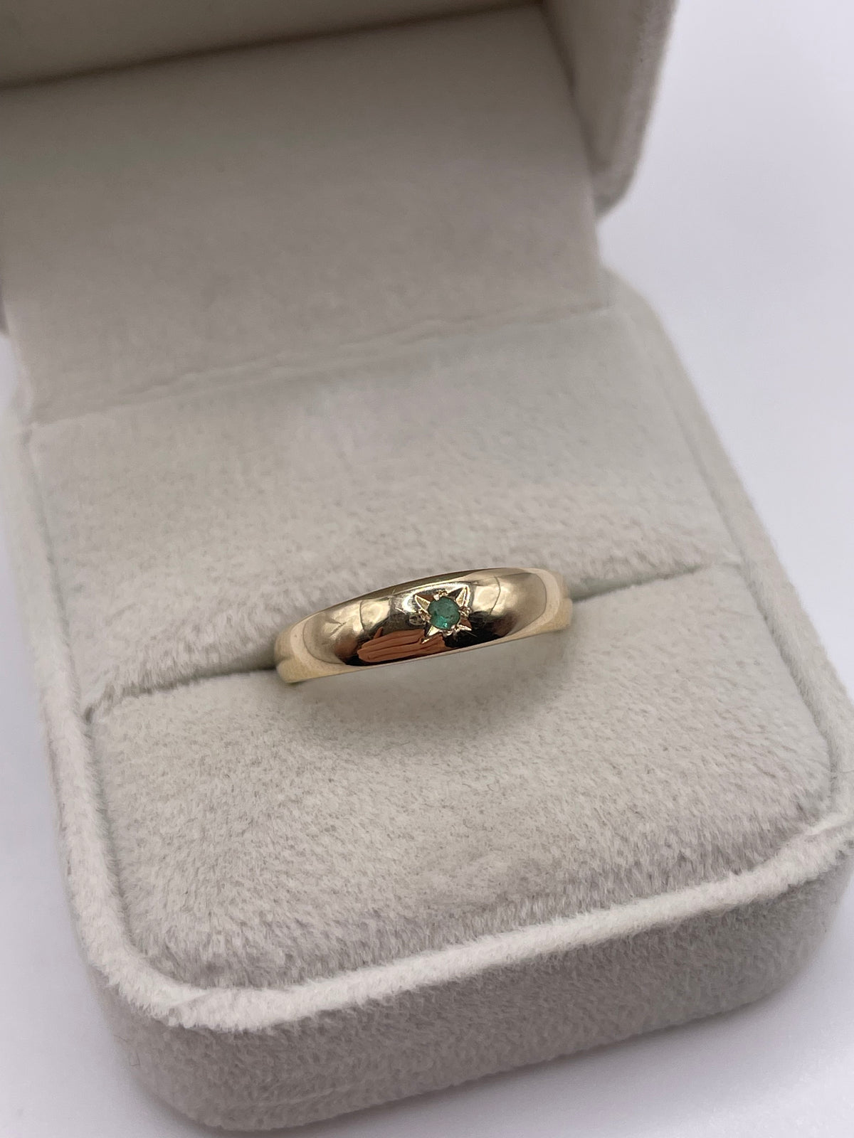 9ct gold emerald gypsy ring