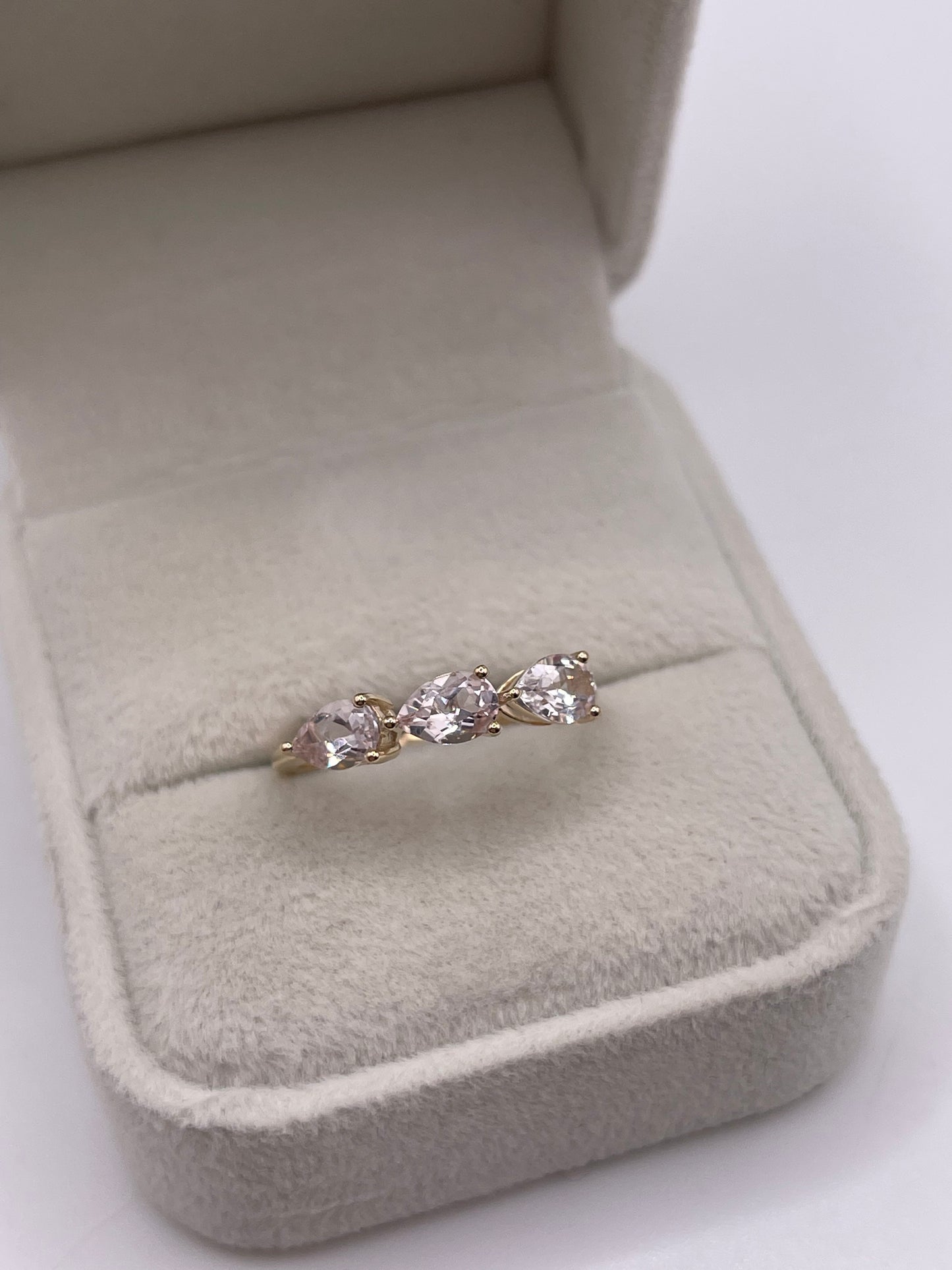 9ct gold morganite ring