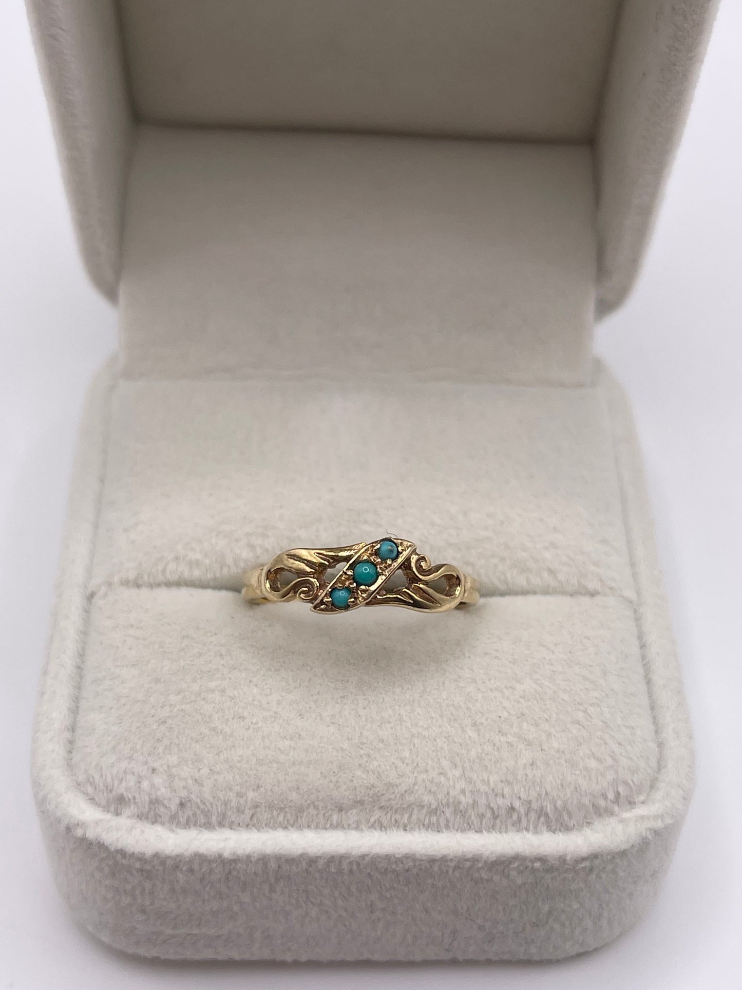 9ct gold turquoise ring