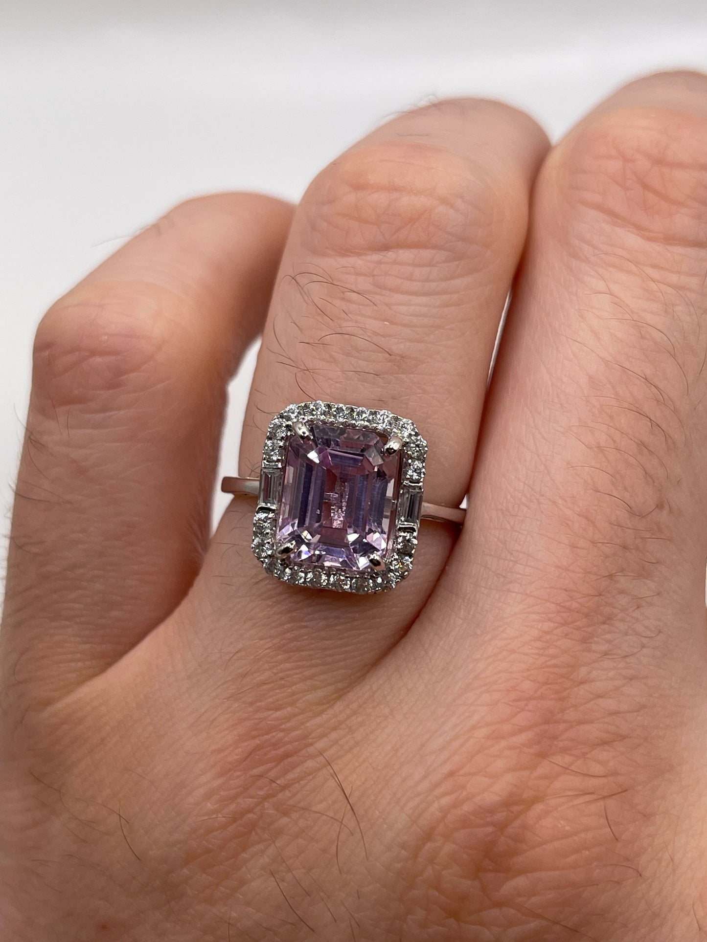 9ct white gold kunzite and zircon ring
