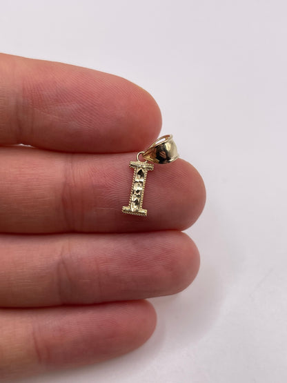 9ct gold initial I pendant