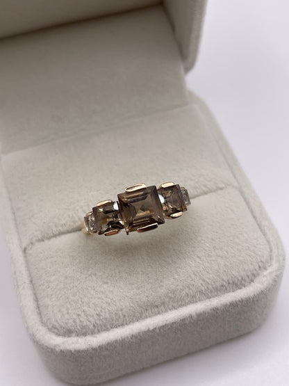 9ct gold Smokey quartz and zircon ring