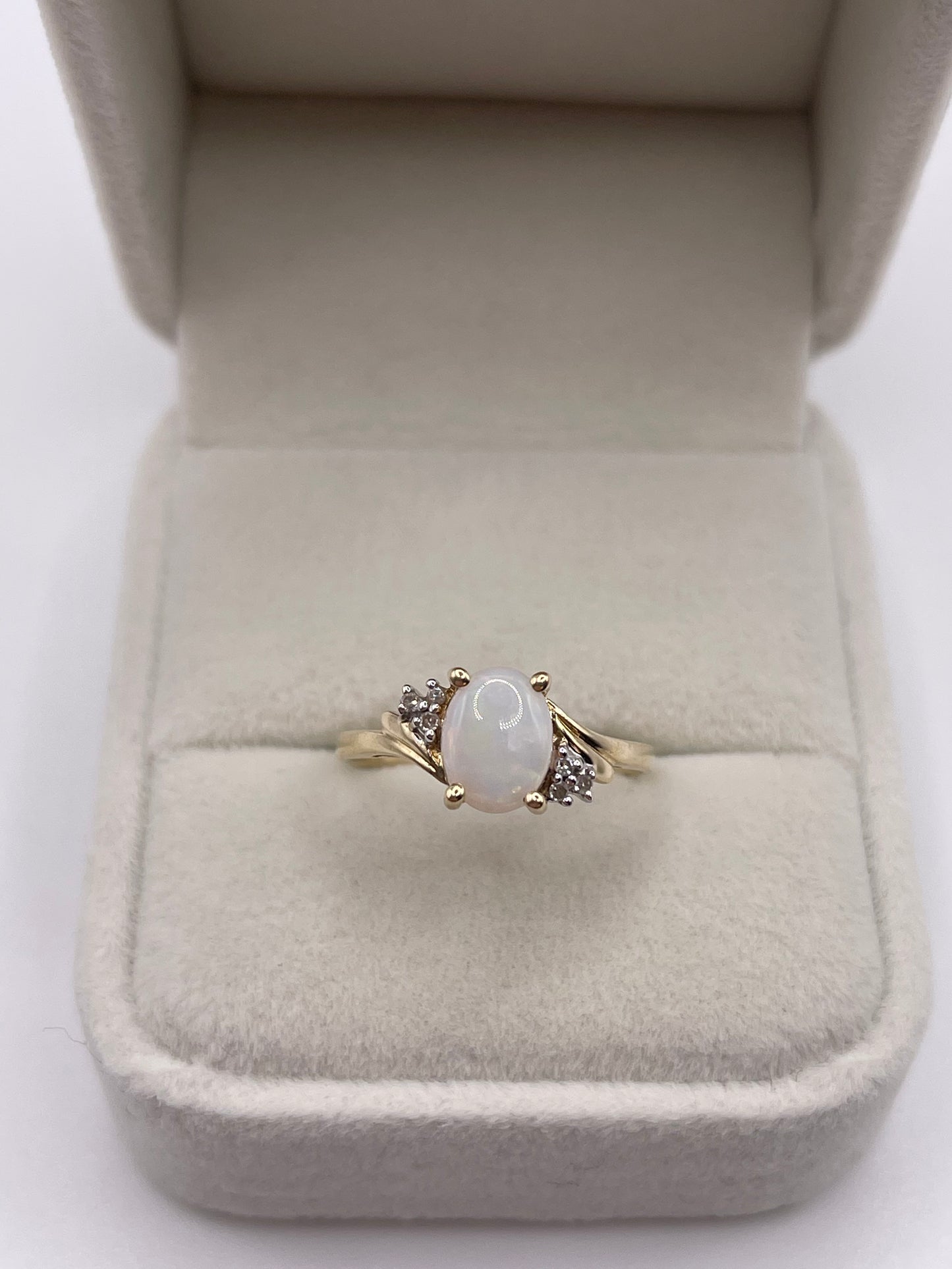 9ct gold opal and diamond ring