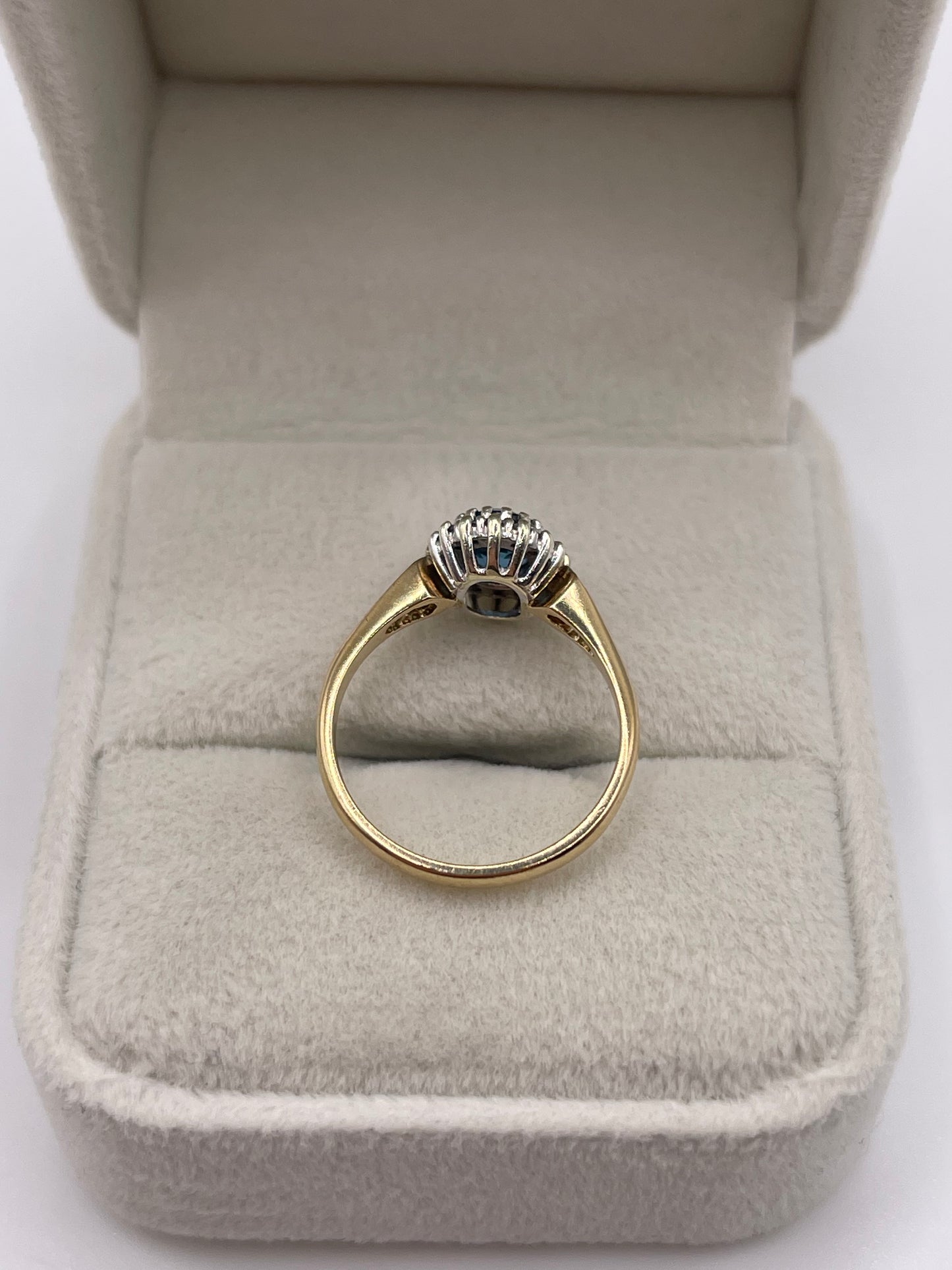 9ct gold topaz and diamond ring