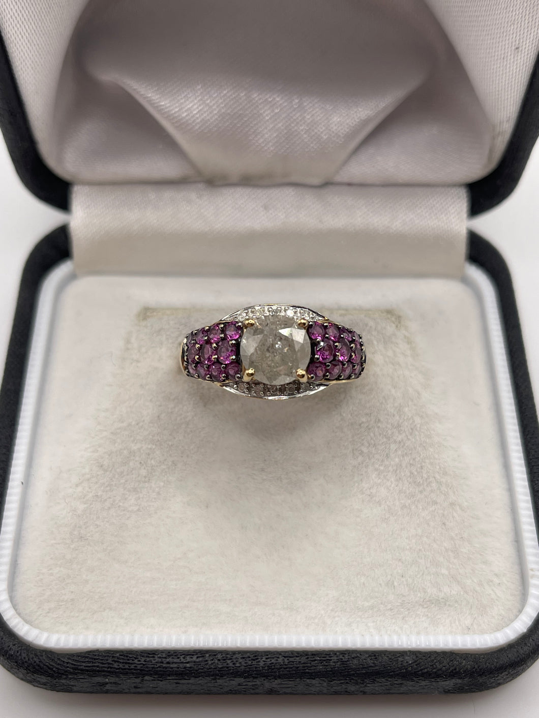 9ct gokd almandine garnet and diamond ring