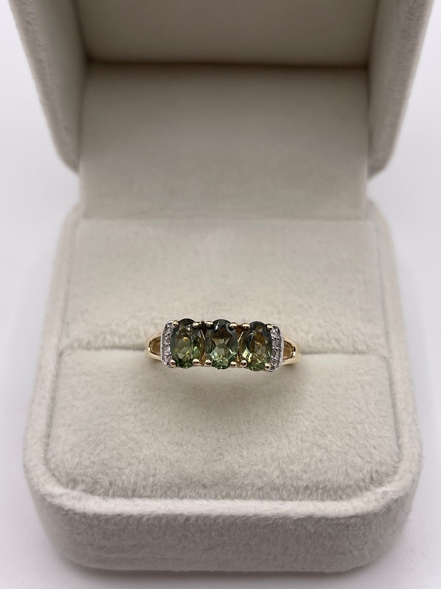 9ct gold green sapphire and zircon ring