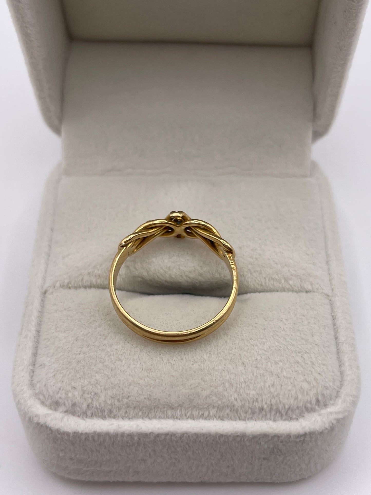 Antique 18ct gold knot ring