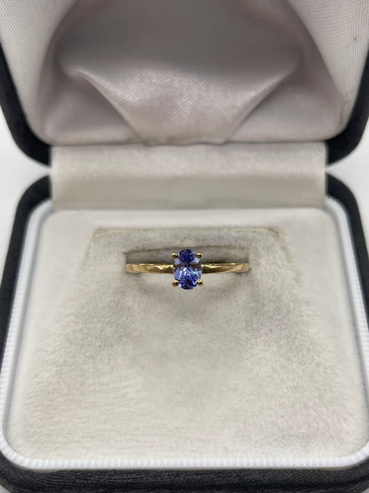 9ct gold tanzanite ring