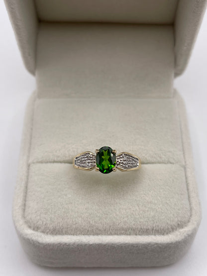 9ct gold diopside and diamond ring