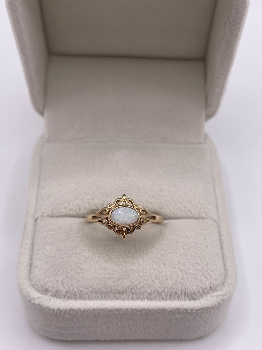 9ct gold opal ring