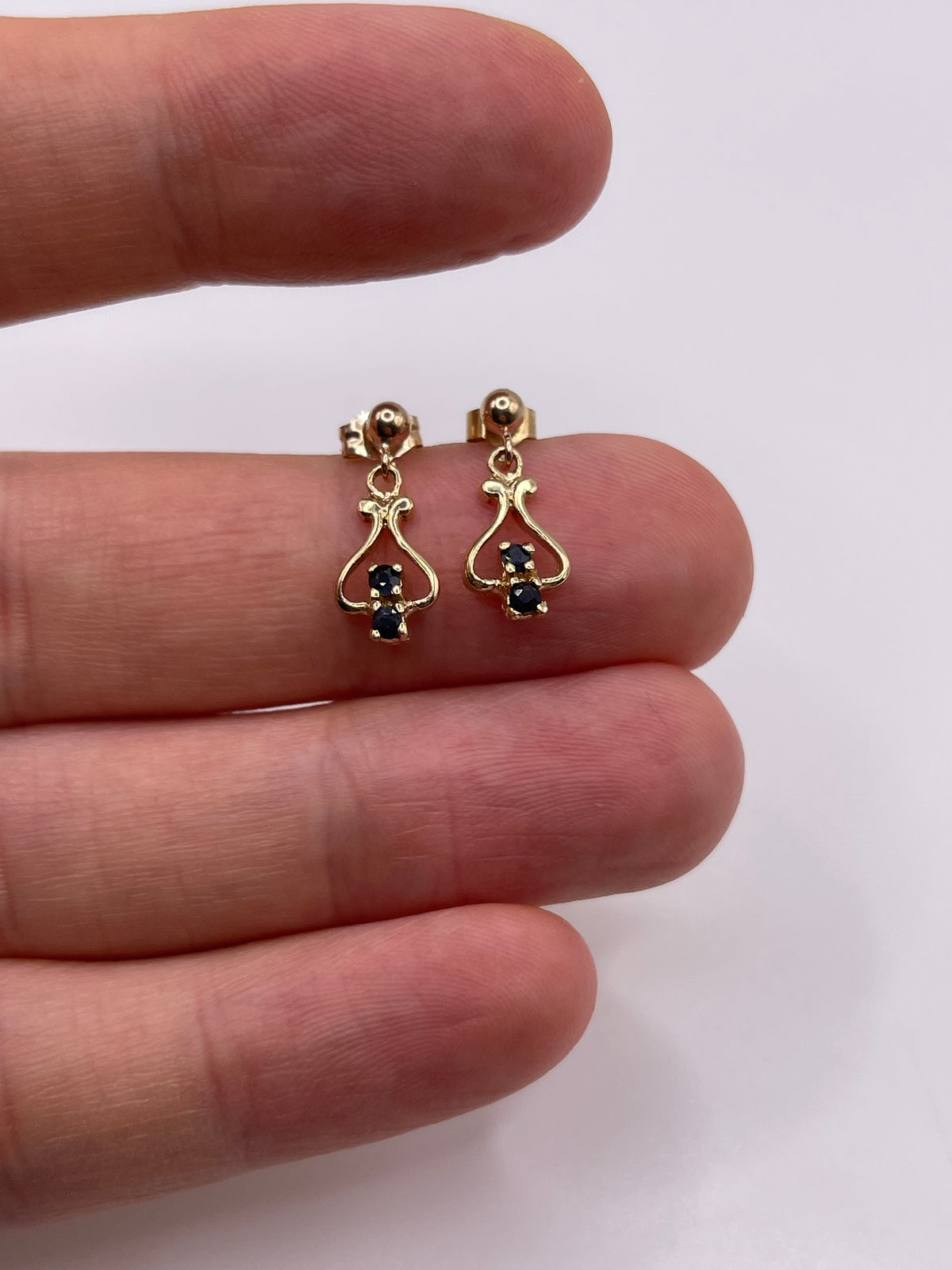 9ct gold sapphire earrings