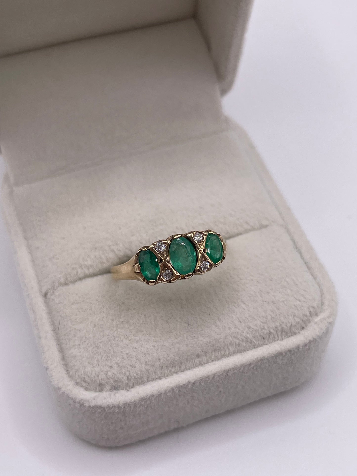 9ct gold emerald and diamond ring