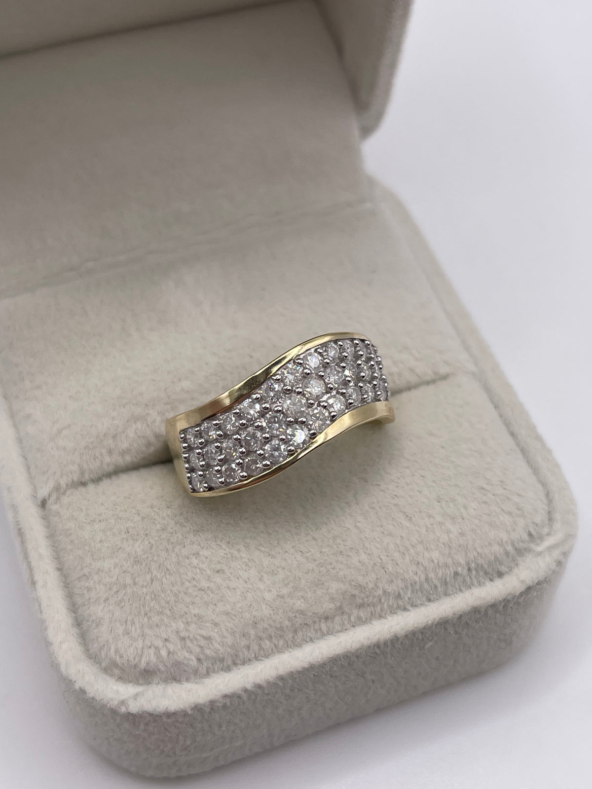 9ct gold diamond cluster ring
