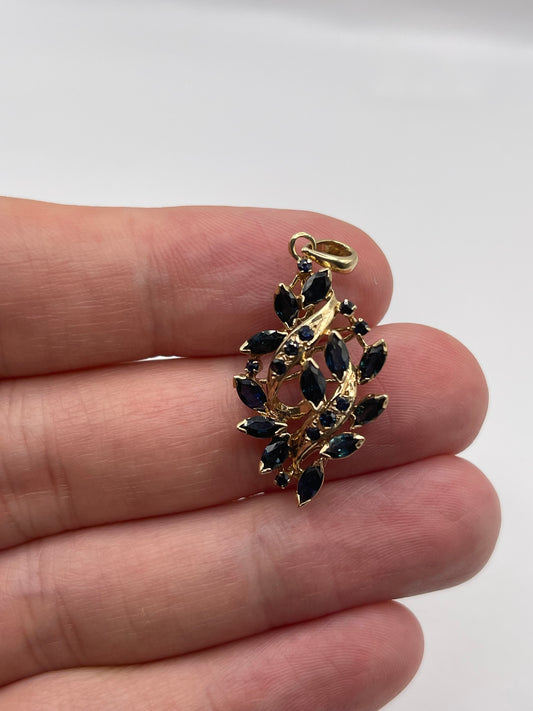 9ct gold sapphire cluster pendant