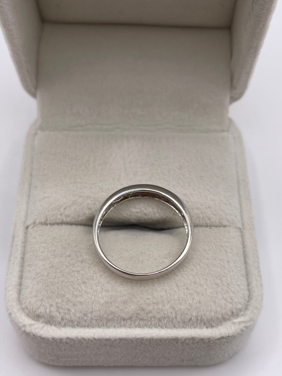 18ct white gold diamond ring