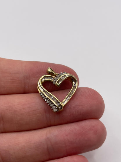 9ct gold diamond heart pendant