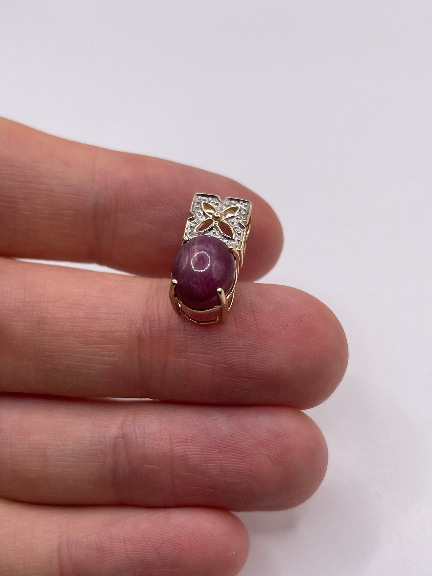 9ct gold star ruby and diamond ring