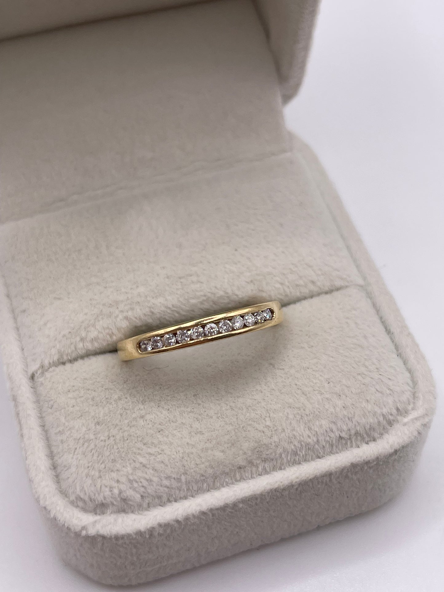 18ct gold diamond ring