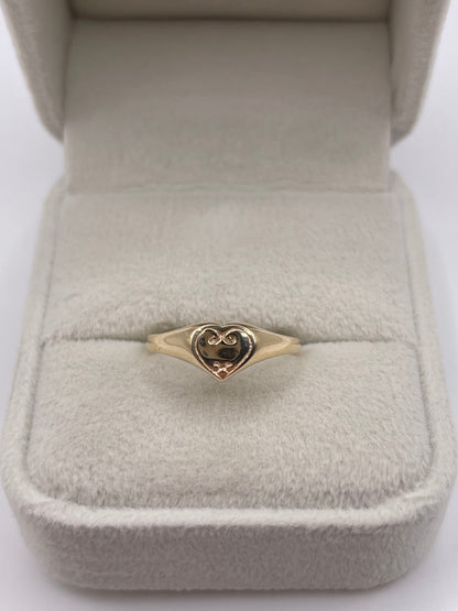 9ct gold heart signet ring