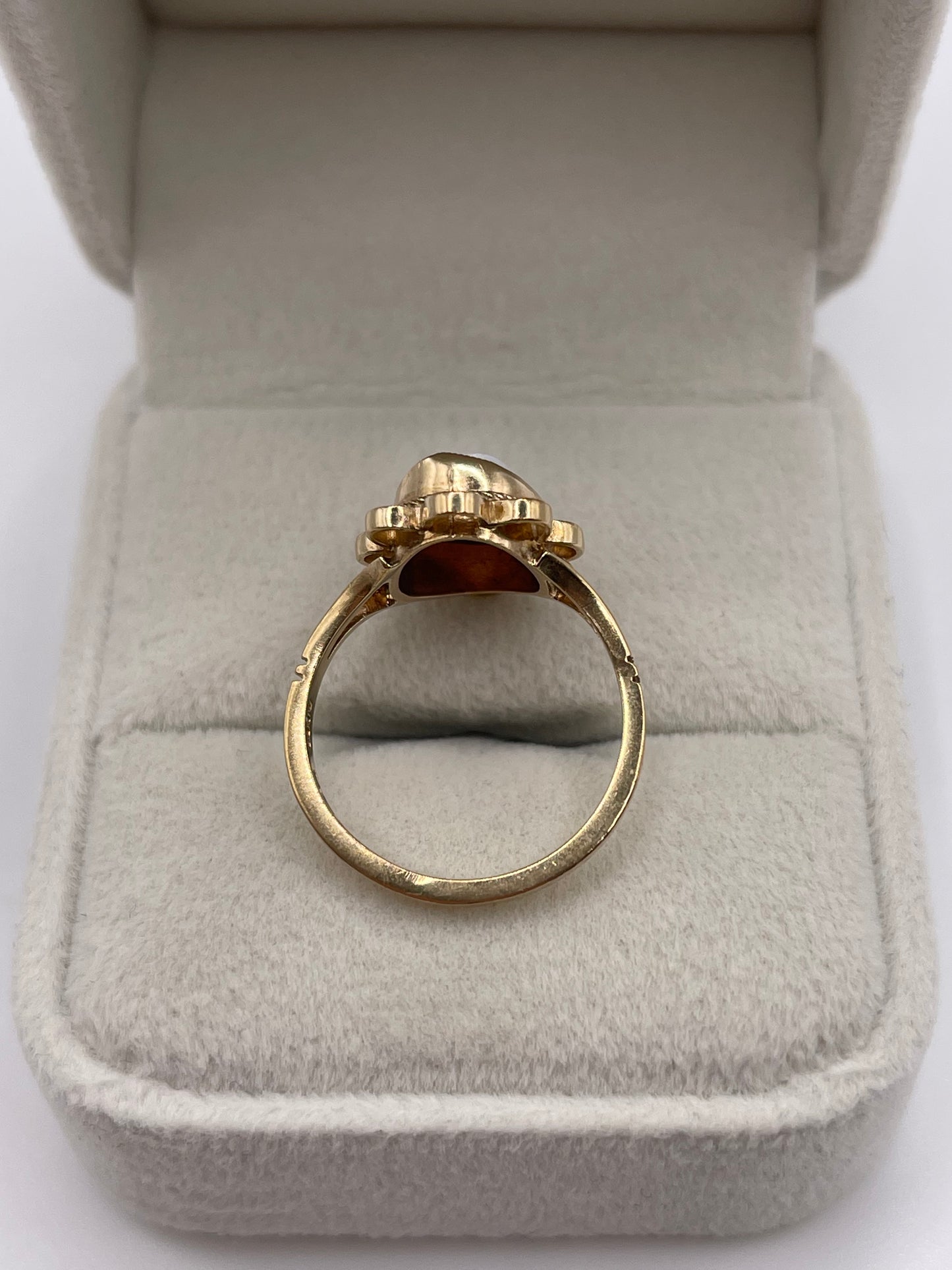 9ct gold cameo earrings