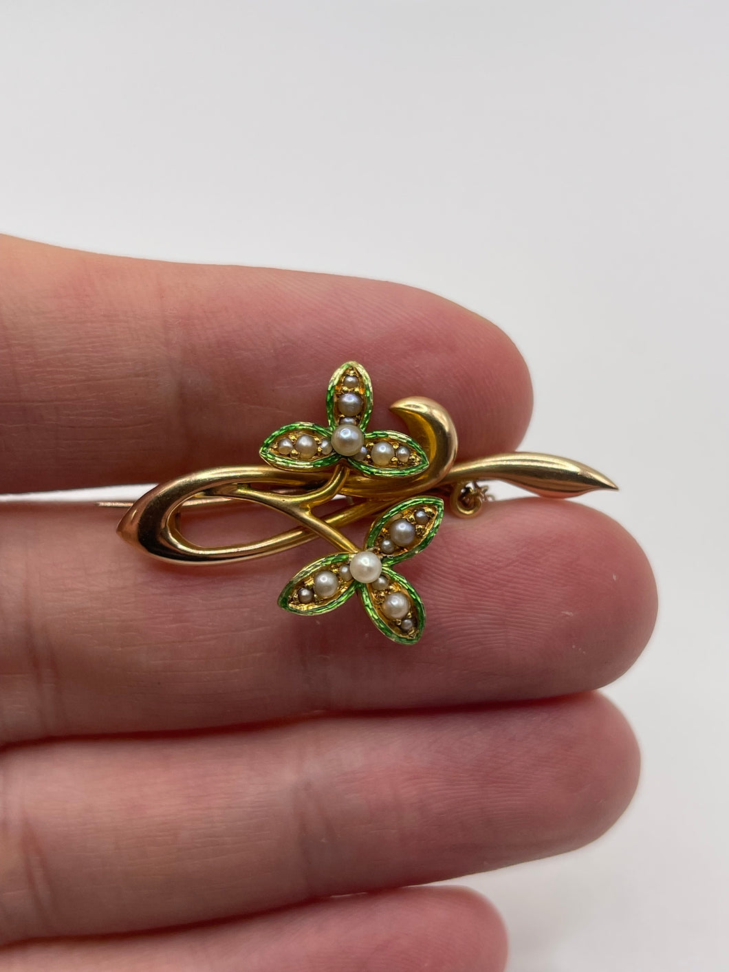 Antique 15ct gold empanel and pearl brooch