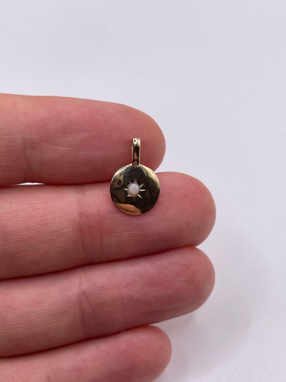 9ct gold opal pendant