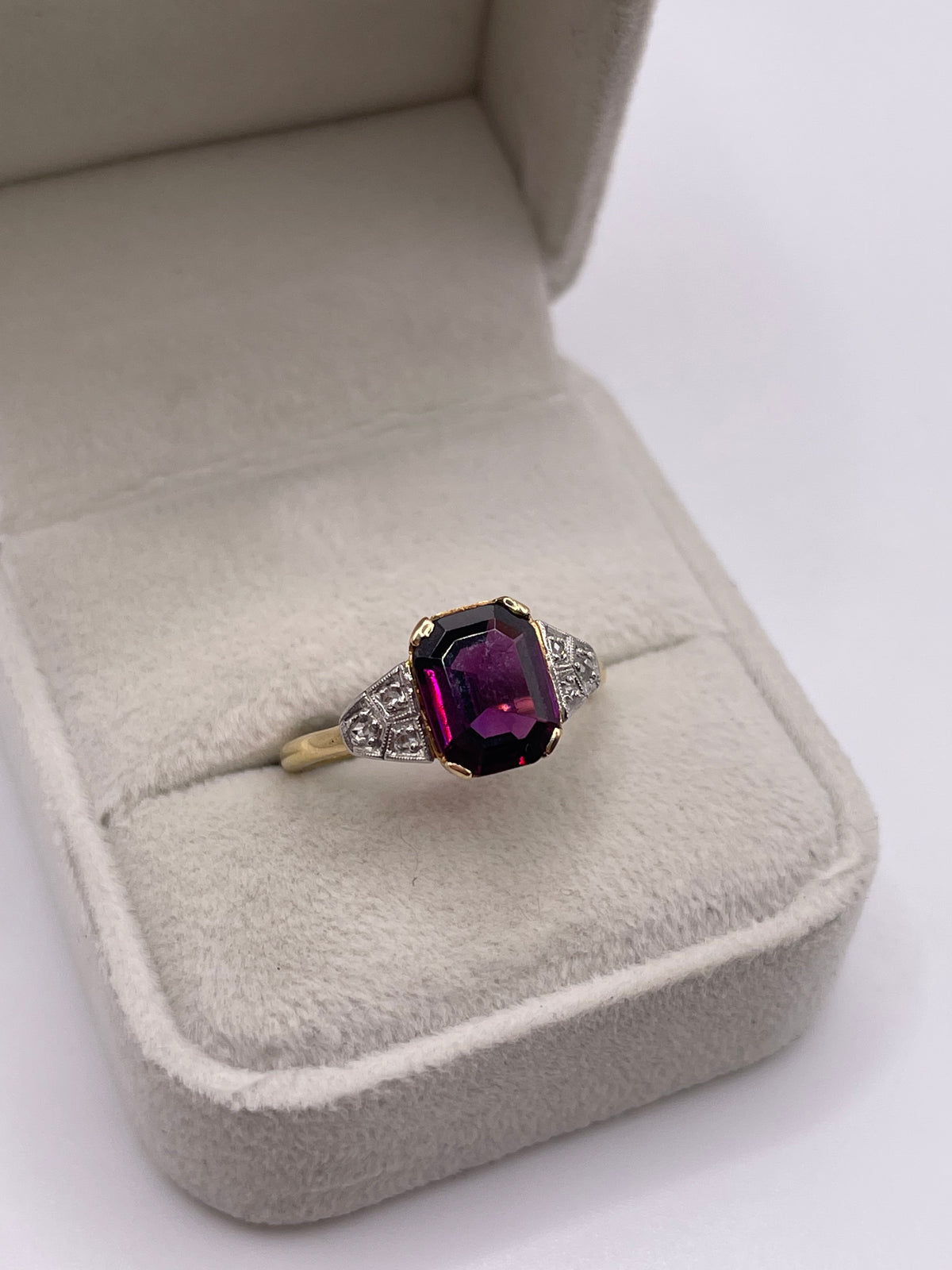 18ct gold platinum garnet and diamond ring