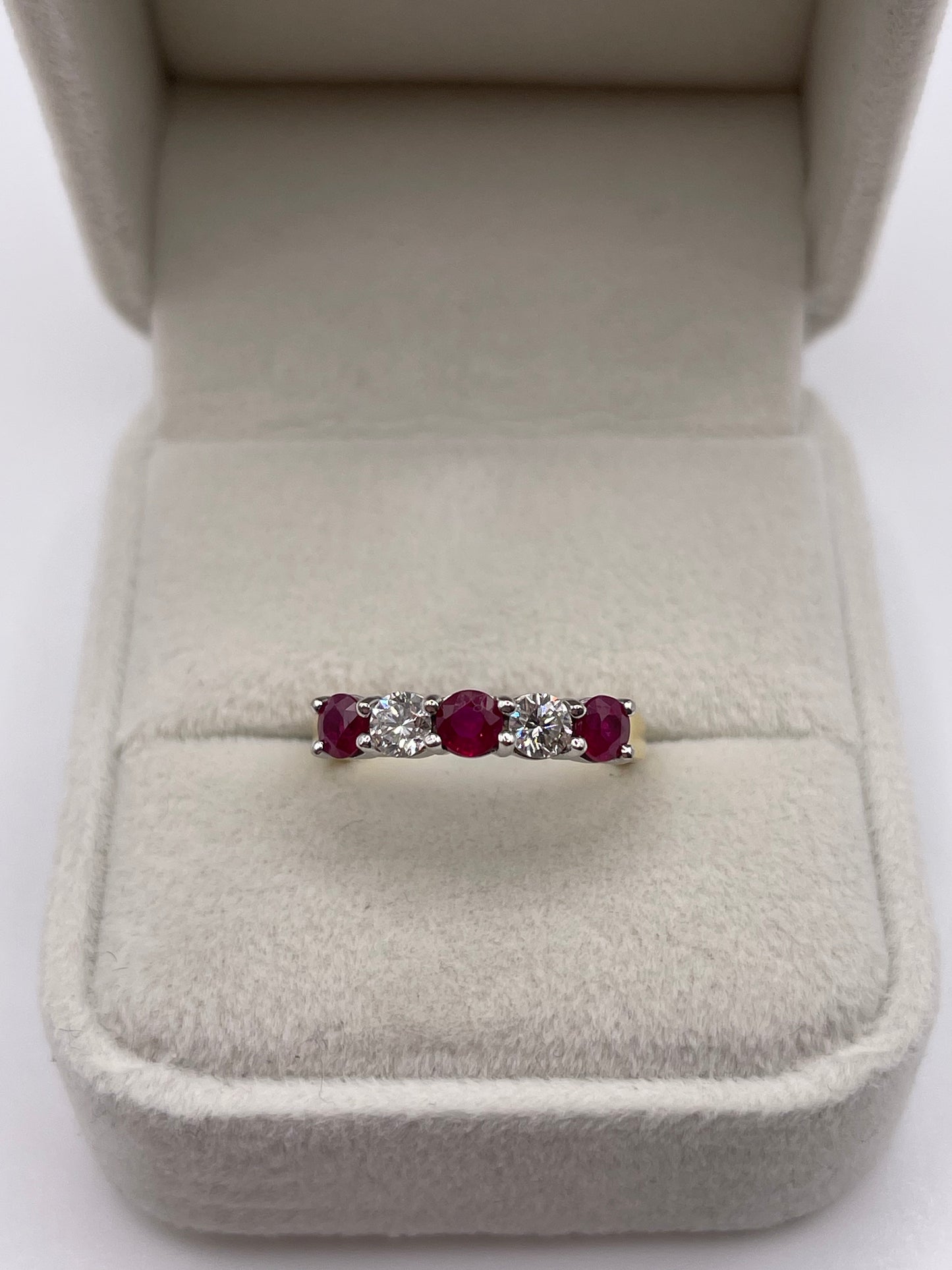 18ct gold ruby and diamond ring