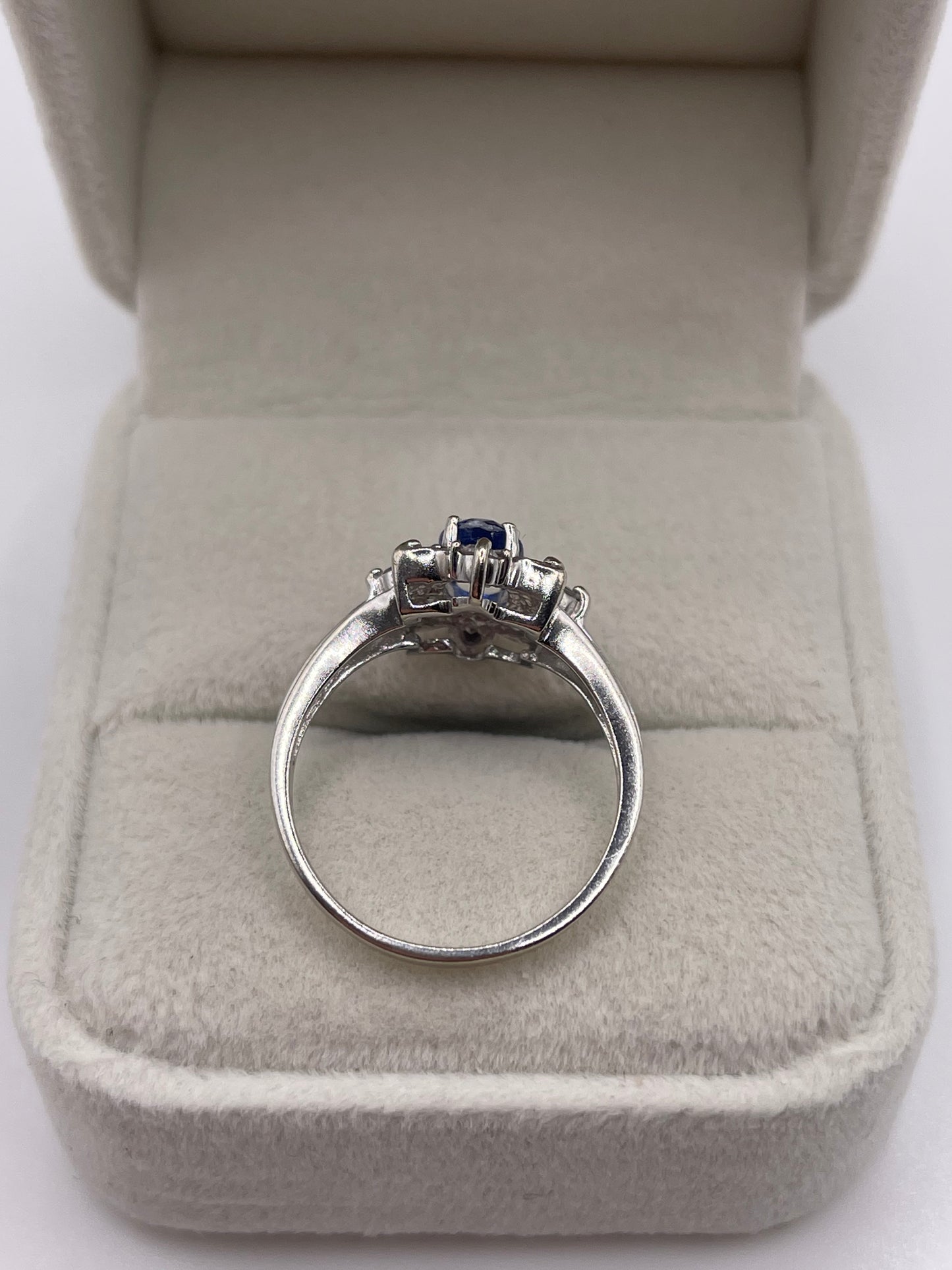 9ct white gold kyanite and zircon ring